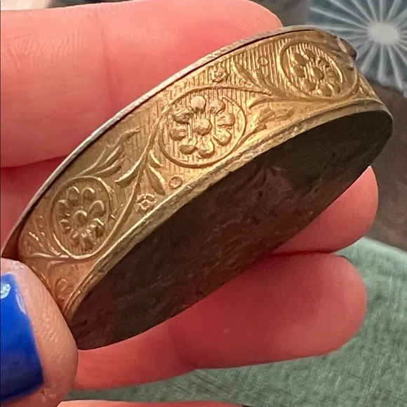 Antique Italian Engraved 800 Silver Hand Painted Enamel Pill Box Courting Couple - Picture 5 of 8